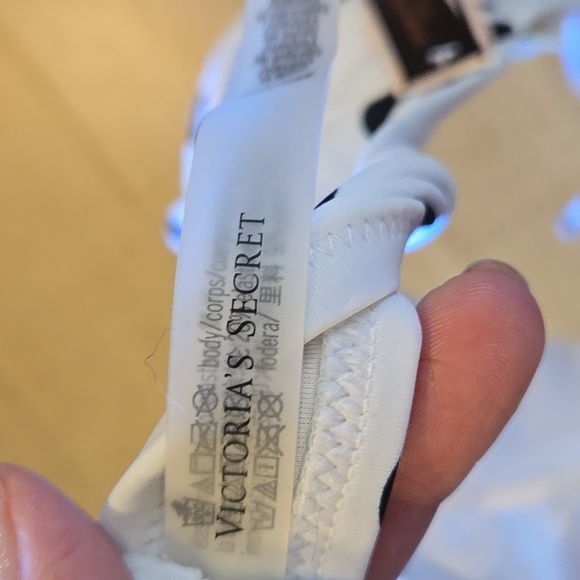 NWT Victoria's Secret Black/White Bow Tie Front Polka Dot Push-Up Tie Bikini Top - Picture 6 of 10